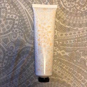 Perfectly Posh Ain’t That The Youth Hand Creme